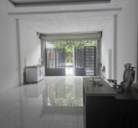 Bán nhà mặt phố Số 13, Linhn Xuân, Thủ Đức, TP HCM. DT 100m2, 2 tầng, 3PN, 4WC, giá 6,4 tỷ, sổ hồng