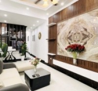 bán gấp nhà Phố Minh Khai, Mai Động, Hoàng Mai, DT 50m2, 5  tầng thang máy, full nội thất, vị trí đẹp.