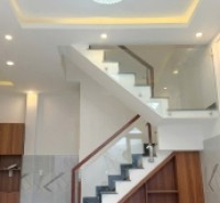 Nhà 2 lầu NH6.5m ngay chợ Ba Đình 5p qua Q1,5 P10Q8 P.Chánh Hưng