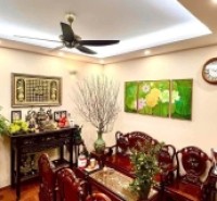 Bán nhà tầng 2 và tầng 3 mặt phố Hòe Nhai, 75m2, mặt tiền 5.7m, 9.8 tỉ, nhà đẹp ở ngay