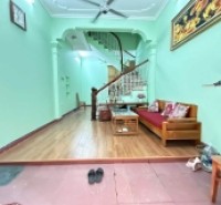 Bán nhà phố Trần Quốc Toản, 35m2, 3 tầng, mặt tiền gần 4m, 17.5 tỉ, trung tâm, ngõ ô tô
