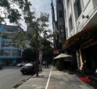 BÁN NHÀ MẶT PHỐ TT CẦU GIẤY 140M2 x 3T, MT 10,5M - ĐẦU TƯ