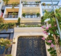 NHÀ CÓ THÁNG MÁY, TRUNG TÂM QUẬN 7, 5X18M, NỘI THẤT NHẬP KHẨU