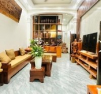 Bán nhà Chân Cầm, 45m2, 6 tầng, mặt tiền 8.5m, giá 34.5 tỉ, phù hợp làm homestay