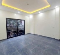 Bán nhà lĩnh nam 6 tầng long lanh hoàng mai