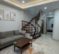 Tôi cần bán căn nhà ở phố Nguyễn Đình Chiểu 5 tầng thang máy mới đẹp, 39m2, mặt tiền 4.3m, 13.9 tỷ