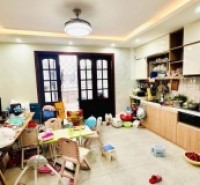 Bán nhà thịnh liệt 4 tầng kđt ao sào nhiều ô tô dừng đỗ kinh doanh hoàng mai