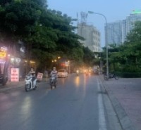 nhà đẹp Ngọc Thuỵ, 90m x 5tầng, sân vườn, gara ôtô, đồ gỗ nhập khẩu, ô chờ thang máy