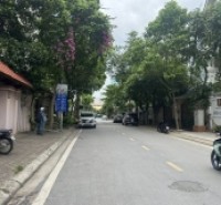 Cho thuê biệt thự Thành phố giao lưu, 200m2, 4 tầng, làm văn phòng, nhà ở.