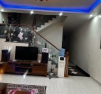 Bán nhà 3 tầng mặt phố Ngô Gia Tự - Vị trí đẹp, kinh doanh sầm uất