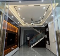 Nhà đẹp Miếu Hai Xã 80,5m2 - Sân cổng rộng 15m