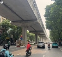 CCMN XUÂN THỦY LÔ GÓC MT 17M – 8 TẦNG THANG MÁY – 30 PHÒNG FULL NỘI THẤT – Ô TÔ VÀO NHÀ