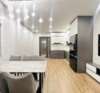 Bán Nhà  Kim Mã 38m2. 6 tầng. mặt tiền 4m. giá 16.5 Tỷ Ba Đình Hà Nội