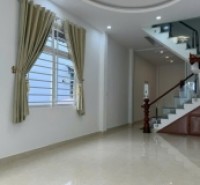 Bán nhà đường số 2, Phường Tăng Nhơn Phú B, Thủ Đức, TP HCM. DT 60m2. Giá 6,3 tỷ, sổ hồng. Liên hệ 0933125879.