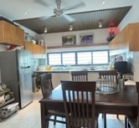 Bán nhà 4 tầng, 98m2, đường Số 4, Trường Thọ, Thủ Đức, TP HCM, sổ hồng riêng. Giá 9,85 tỷ.