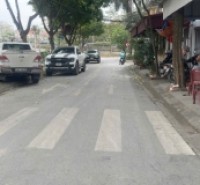 NHA DAN XAY- O TO DE NGAY DEM - GIAO THONG THUAN TIEN