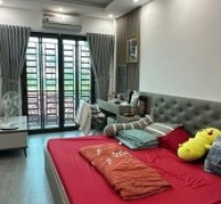 Bán nhà 5 tầng ở ngay đường hoàng mai