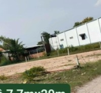 Lô đất đẹp đường Xóm Mới rộng 10m Đức Hòa, Long an. DT: 7,7mx29m, sổ hồng riêng, xung quanh dân cư đông đúc nhà lầu biệt thự , cách đường tỉnh 822 chỉ 100m, cách TPHCM 30km .Giá: 2,7 tỷ TL