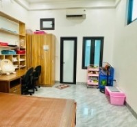 Bán nhà giáp bát 6 tầng thang máy long lanh VF3 đỗ cửa hoàng mai