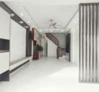 Bán Nhà Giáp Bát - Hoàng Mai , 40M2 , Gia hơn 7.2 Tỷ , oto gần , ngõ nông 