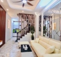 Bán Nhà Thịnh Liệt - Giáp Nhị , DT55m ,Giá Hơn 9 Tỷ,Ngõ nông , oto gần