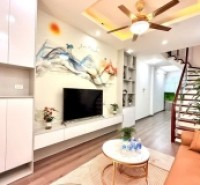 Bán nhà Thịnh Liệt, DT45m ,Giá Hơn 7 tỷ,oto Gần ,Lô Góc, Full Nội Thất