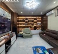 Bán nhà 2 tầng mặt đường Hoàng Ngọc Phách - Quán Nam vị trí cực đẹp