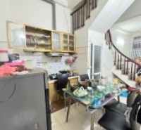 Bán gấp căn nhà 3 tầng gần chợ - trung tâm thị trấn Chi Đông, Mê Linh - kinh doanh sầm uất