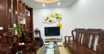 Linh Đường, 40m2, 5 Tầng, Lô Góc, ô tô, Hồ Linh Đàm sát nhà.Chỉ Nhỉnh 5 tỉ. LH 0904690958