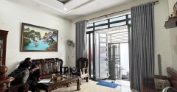 Bán nhà trong ngõ 52, Hiệp Bình Chánh, Thủ Đức. 60m2, 3 tầng, 3PN, SH. Giá 6.85 tỷ. LH: 0933125879