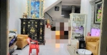 Nhà 1 lầu, sân thượng đúc oto đậu sát nhà hẻm 84 Cao Lỗ P.Chánh Hưng P4Q8