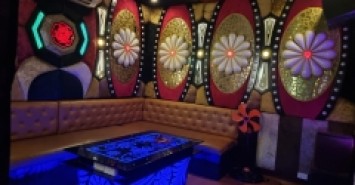 Sang nhượng Karaoke Quận 1. Giá 1.500.000.000 VNĐ