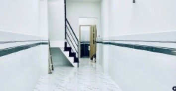 Nhà mới 1 lầu/2PN hẻm 136 Nguyễn Thị Tần P2Q8 đối diện chợ Rạch Ông