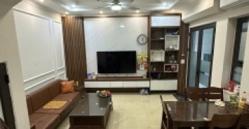 Bán nhà đẹp Nguyễn Sơn- Phân Lô- 30m 5 tầng full NT- 7,9 tỷ(TL)