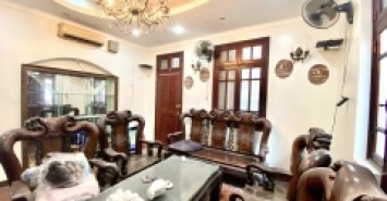 (Chính chủ) bán nhà mặt phố Trần Hưng Đạo, mặt tiền 5m, 4 tầng, 50m2, 49.5 tỉ