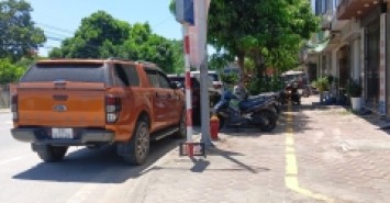 BÁN NHÀ LIỀN KỀ CAO CẤP ĐƯỜNG LÝ SƠN – LONG BIÊN
Vị trí đẹp, hiếm nhà bán – Thiết kế hiện đại, có thang máy

.Diện tích: 76m²
Xây dựng: 5 tầng
Mặt tiền: 5m.