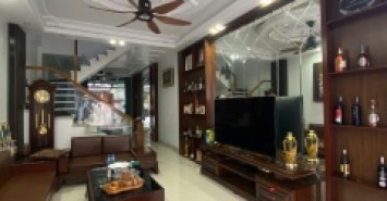 Bán nhà 4 tầng Nguyễn Văn Linh - Có sân vườn tiểu cảnh