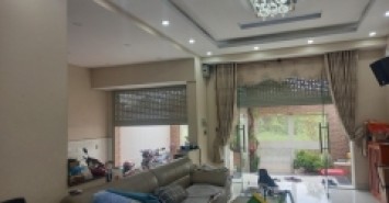 Bán nhà mặt phố Q.9, 140m², 3 tầng, 4PN, 9.35  tỷ, sổ hồng