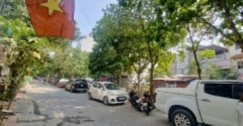 Nhà đẹp kinh doanh tại Văn Phú 19ty