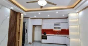 Nhà mới đẹp thang máy Chùa Bộc 40m2 6 tầng gần phố giá 7.1 tỷ