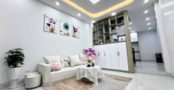 Bán nahf Khương Trung 2 thoáng, 6 tầng 8 ngủ, đủ nội thất chủ 9,9 tỷ