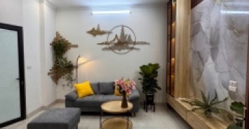 Hiếm -Bán nhà đẹp Bồ Đề- Oto Đỗ Cổng- full Nội thất 35m 5 tầng nhỉnh 7 tỷ(TL)