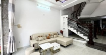 Bán nhà 2,5 tầng đường Nguyễn Huy Lượng - Gần biển