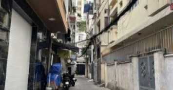Nhà Đường Cách Mạng Tháng 8 Phường 12 Quận 10.