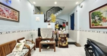Nhà  HXH Đường Phan Văn Trị Phường 11 Bình Thạnh.
