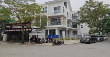 Cho thuê biệt thự Vạn Phúc, 200m2, 4 tầng, thang máy làm văn phòng, nhà ở