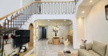 ♥ Kiệt 3m thẳng thông Lê Độ, gần Siêu Thị, 70m2, ngang 5m, 2 tầng 3PN, hơn 5 tỵ