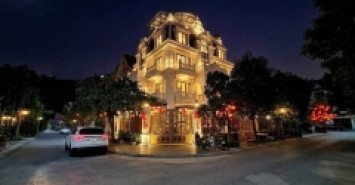 Biệt thự Việt Hưng, lô góc, 4 thoáng, sân vườn, hồ cá Koi, an ninh tuyệt đối