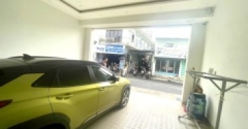 Bán nhà mặt phố đường số 4, Phường Linh Xuân, TP HCM. DT 140m2, 3 tầng, giá  8.85 tỷ.