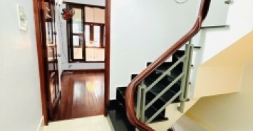 Bán nhà 3pn 3 wc 3 tầng sân thượng nhà mới dọn vào ở Nguyễn Thị Tần